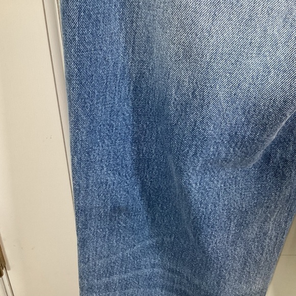 Zara Women’s Denim Wide Leg Distressed Jeans With Raw Edges.  Size 8 - Picture 6 of 8